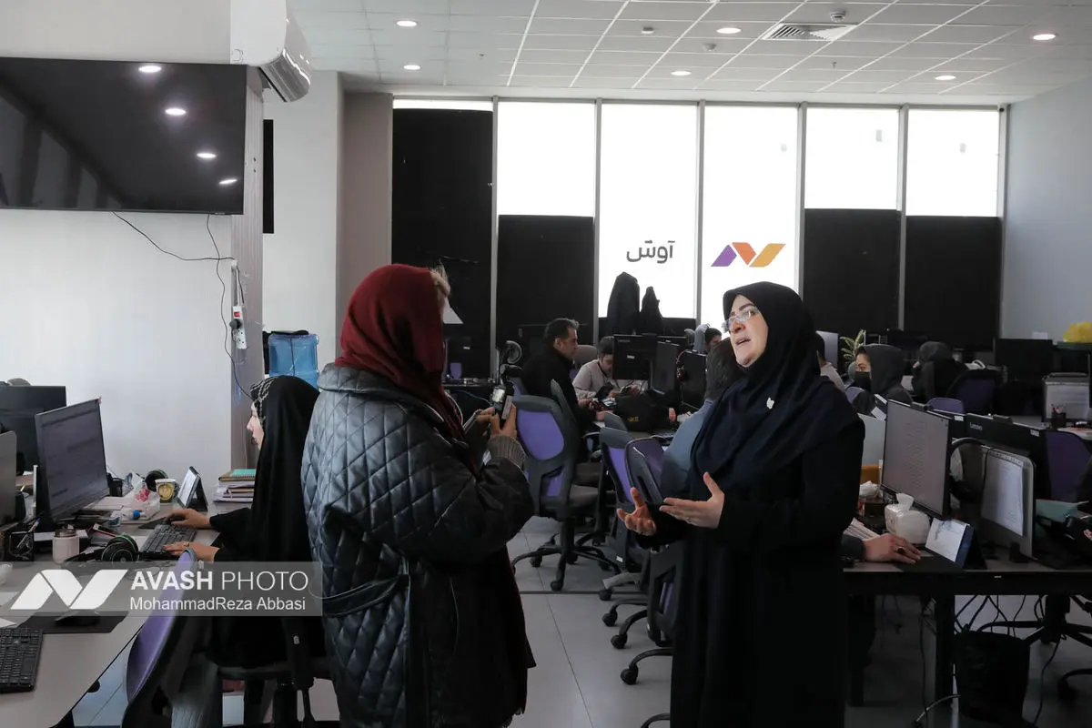 بازدید فاطمه مهاجرانی سخنگوی دولت از تحریریه آوش
