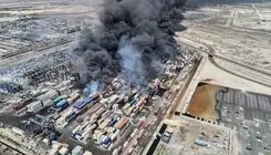 بندر در دود و آتش