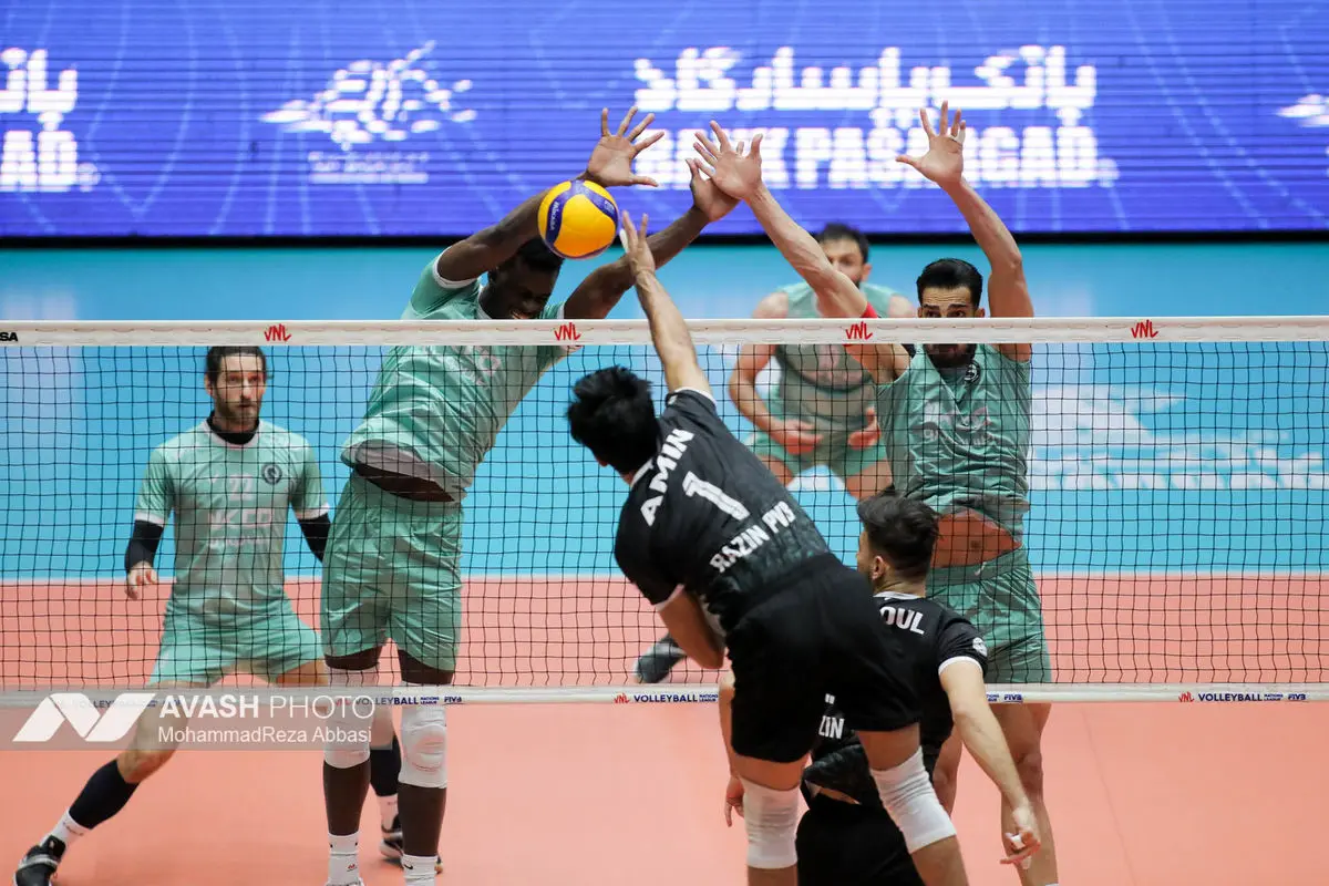 دیدار تیم های والیبال پیکان تهران و رازین پلیمر