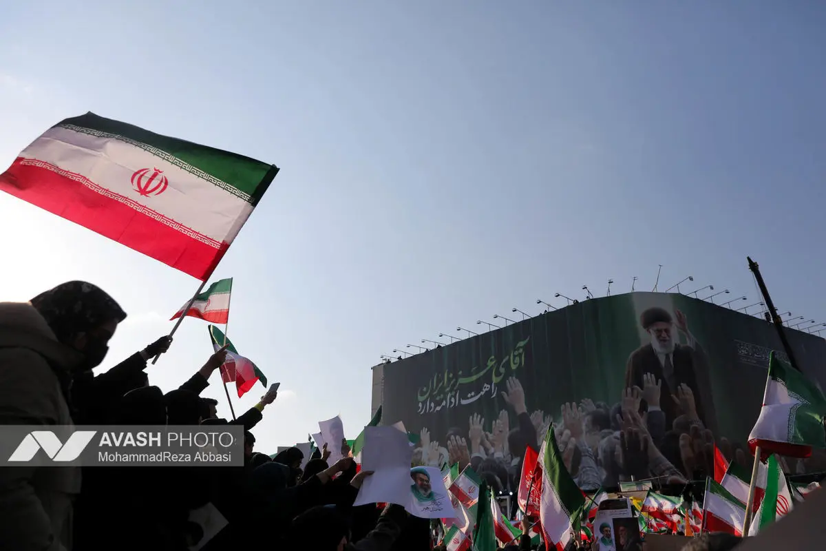 تشییع پیکر ۳۵ شهید جنگ رمضان در تهران