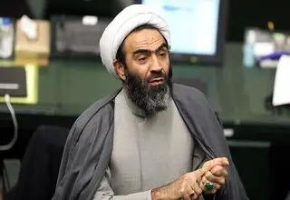 واکنش روزنامه اصولگرا به نسبت خلاف دادن یک نماینده به رهبری