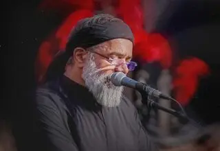  رهبرمون هر چی بگه همونه با صدای حاج محمود کریمی/ ببینید