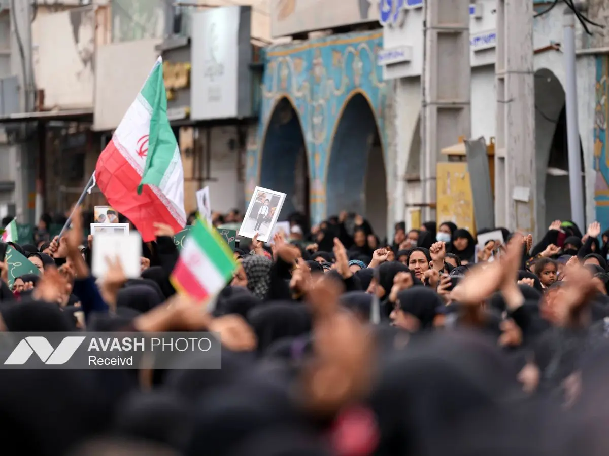 گزارش نصویری/ تشییع پیکر شهدای مدرسه میناب