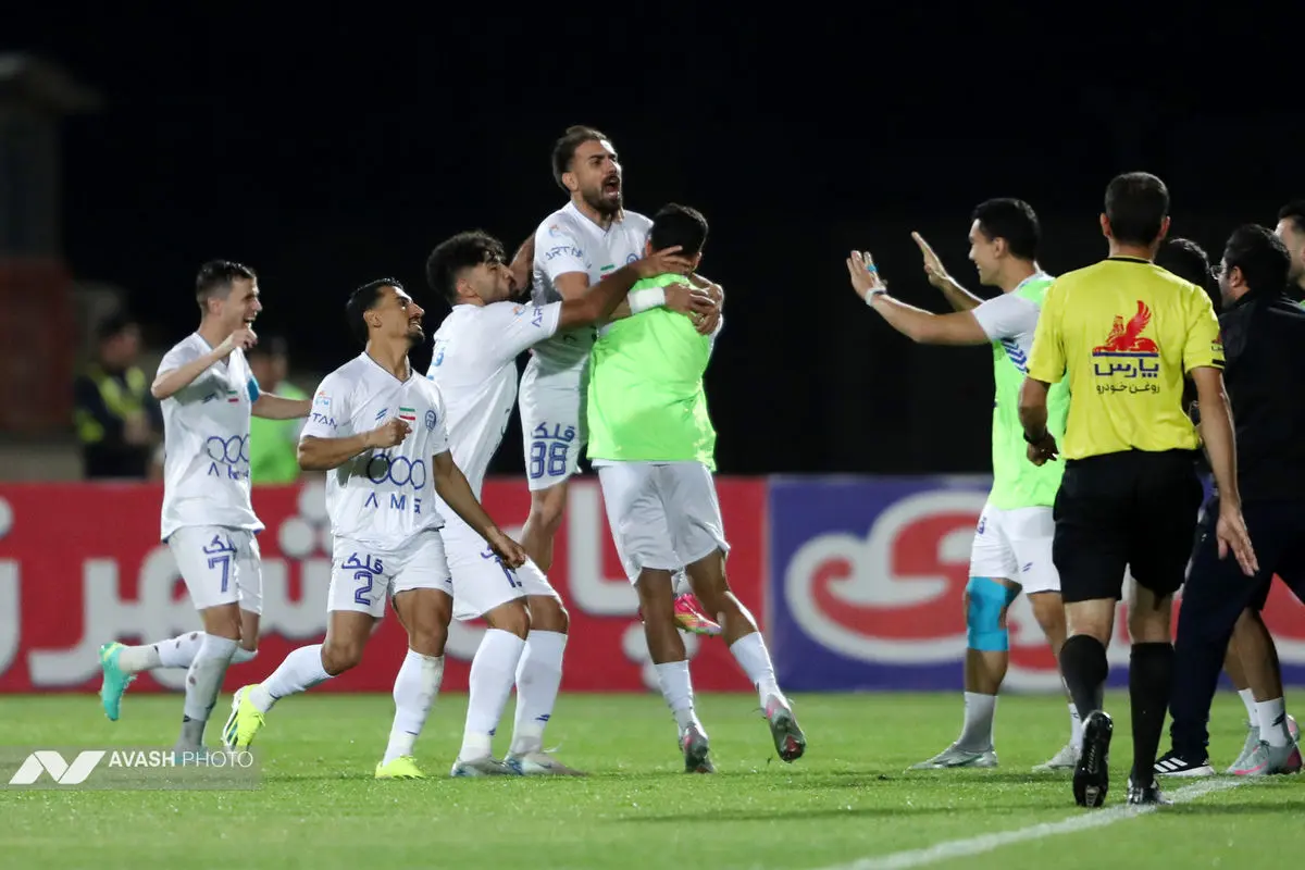 لیگ برتر فوتبال - شمس‌آذر و استقلال