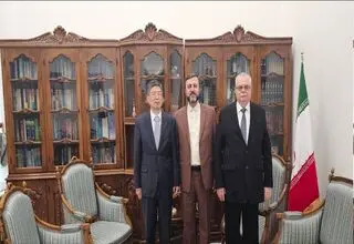 غریب آبادی با سفیران روسیه و چین رایزنی کرد
