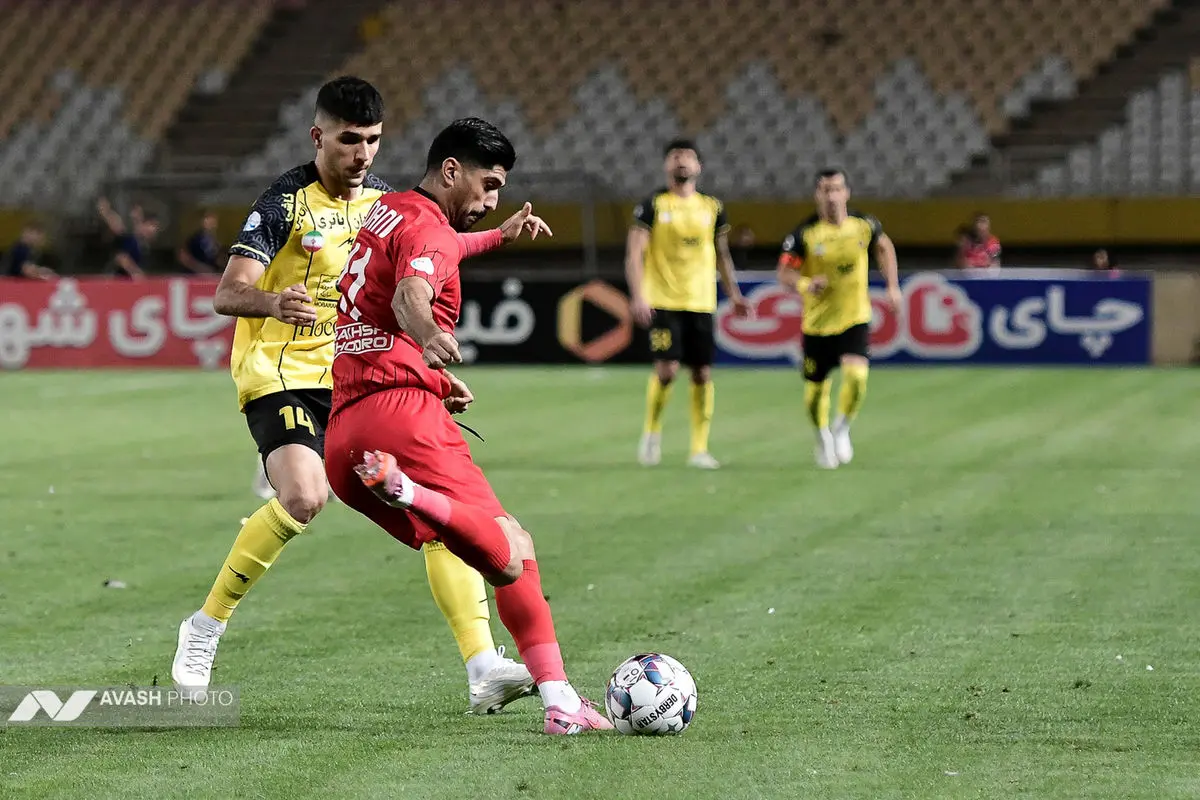 لیگ برتر فوتبال - سپاهان و تراکتور