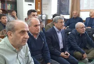 حضور احمدی نژاد در مراسم ختم خواهر مشایی