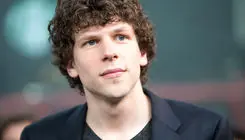 «جسی آیزنبرگ» نمایشی تک‌نفره را در «آف برادوی» روی صحنه می‌برد