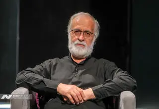«پاورقی» منشأ اختلاف‌افکنی است/ صداوسیما به بهانه اینکه تحت امر رهبری است، خود را از هرگونه پاسخ‌گویی معاف می‌داند 
