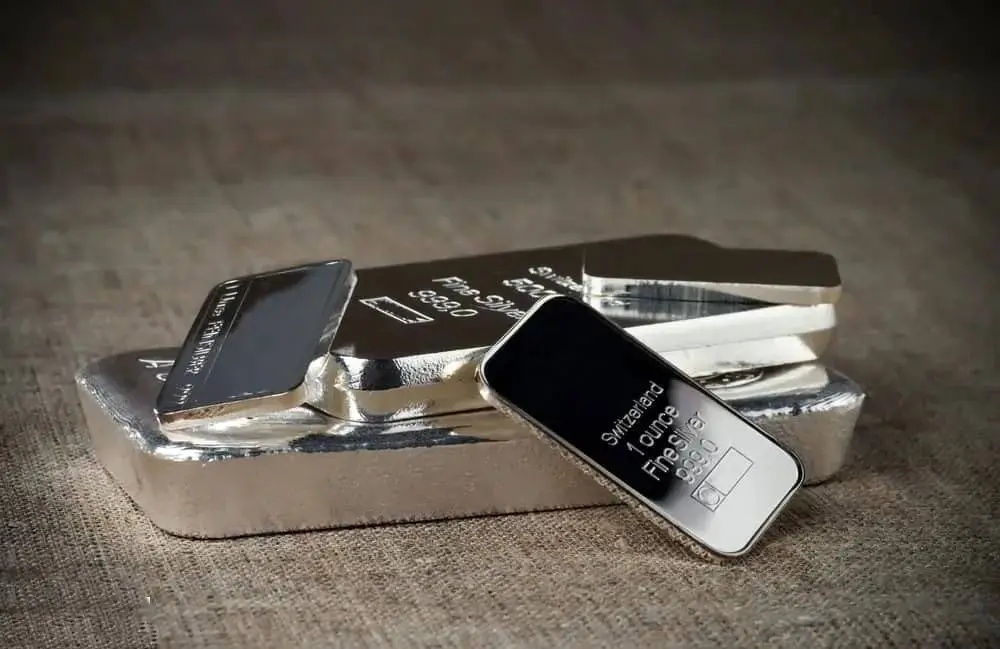 نقره بازار دنیا را تحت تاثیر قرار داد | شمش ۵۰ گرمی چند؟