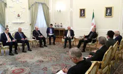 جمهوری اسلامی ایران هیچ‌گاه زیر بار زور نخواهد رفت