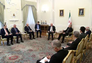 جمهوری اسلامی ایران هیچ‌گاه زیر بار زور نخواهد رفت