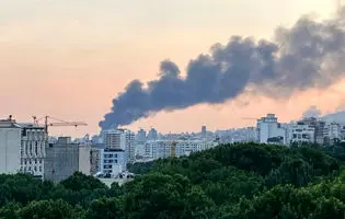 خطر دودهای سمی پس از انفجار/ پنجره را ببندید، ماسک بزنید و اگر پیاده هستید از منطقه خارج شوید