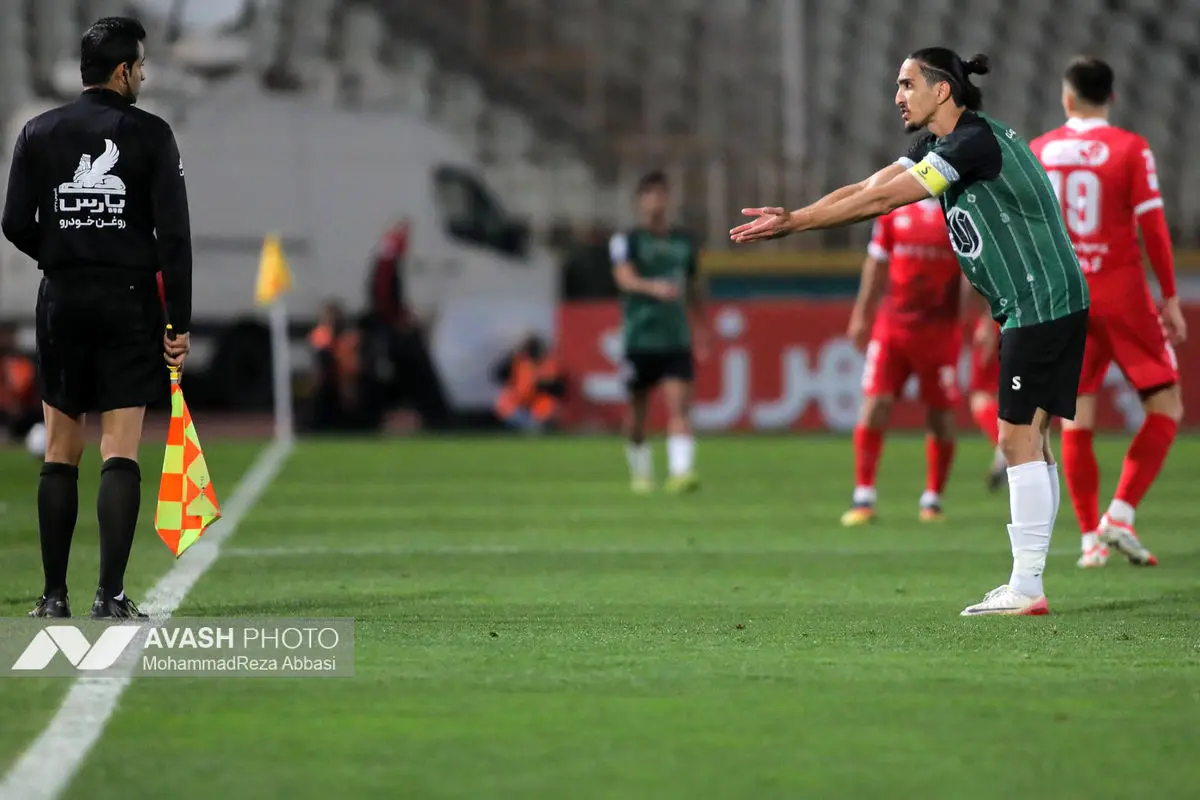 دیدار تیم های فوتبال  پرسپولیس تهران و خیبر خرم آباد