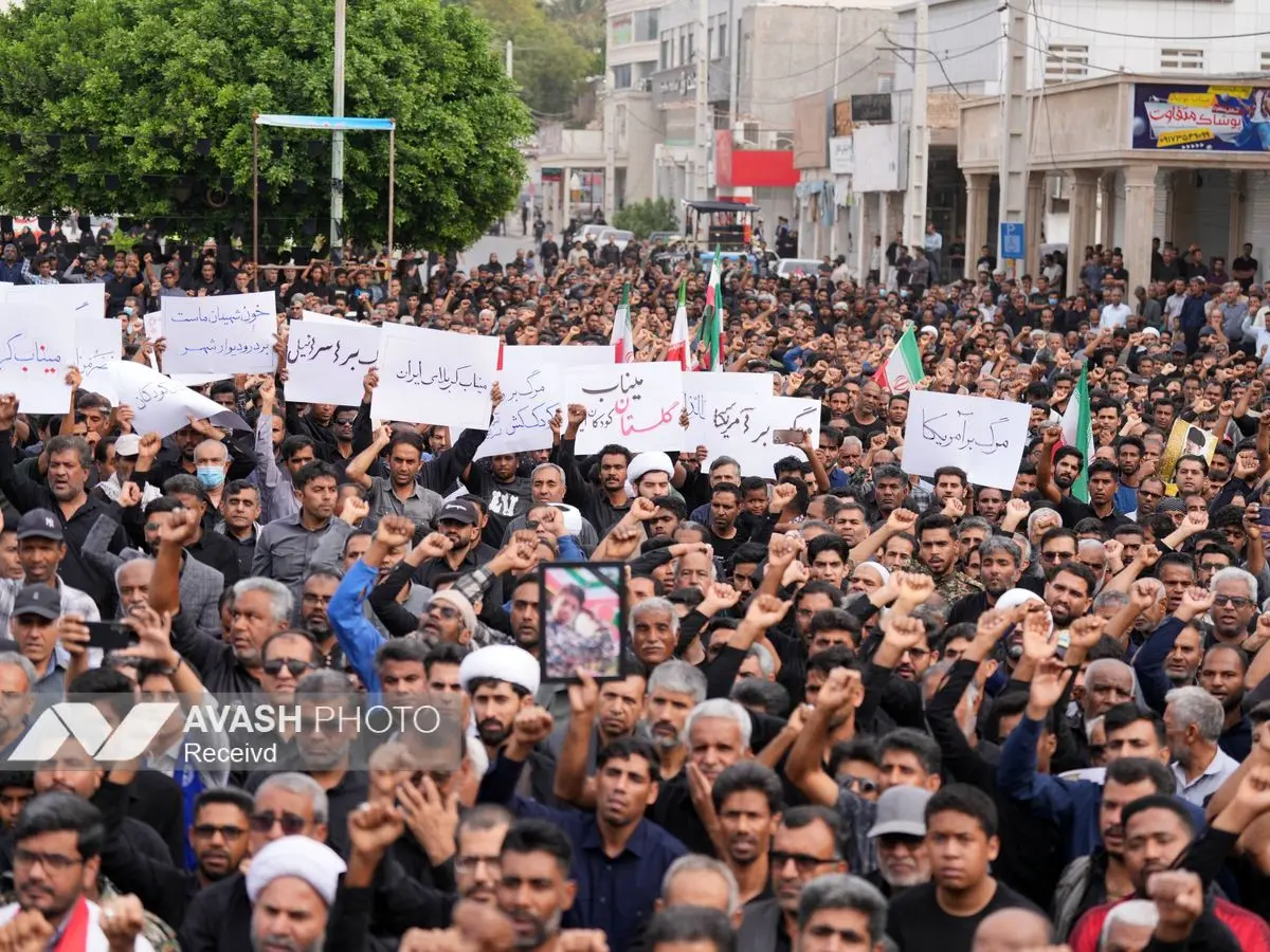 گزارش نصویری/ تشییع پیکر شهدای مدرسه میناب