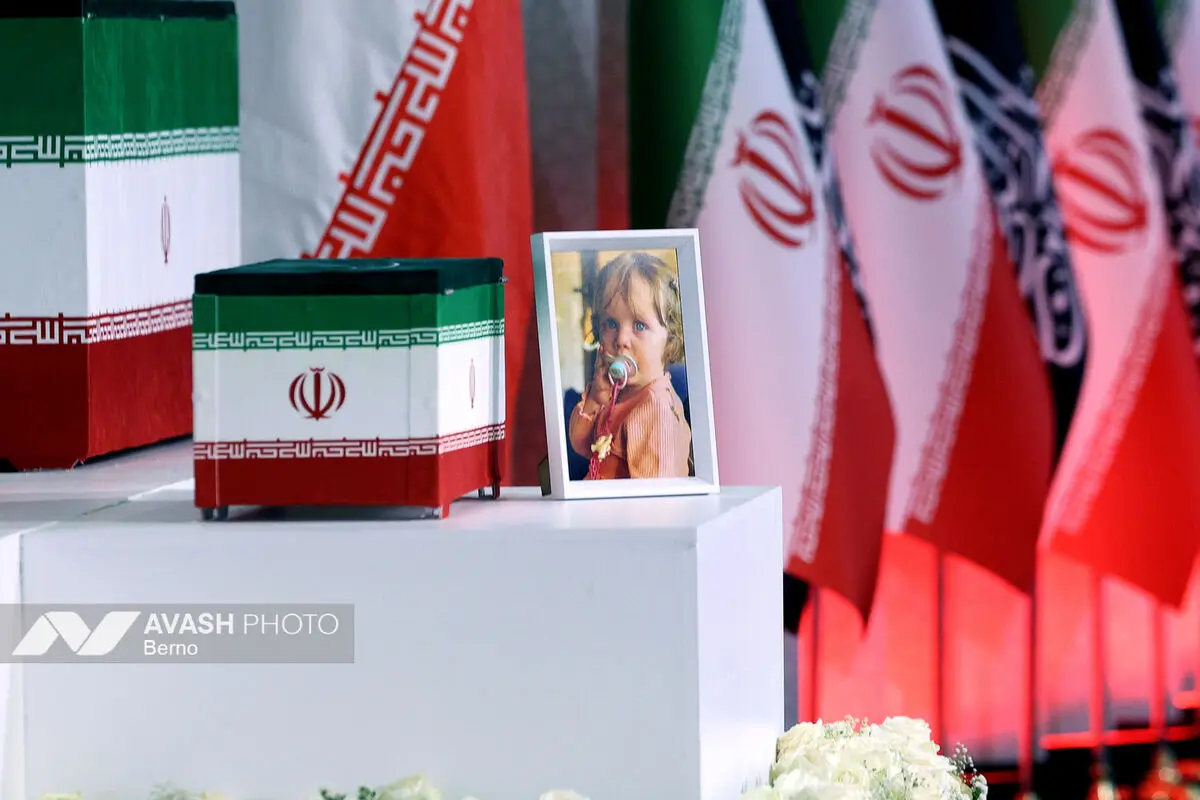 ادای احترام فرهیختگان و هیأت‌های دینی و شخصیت‌های سیاسی و فرهنگی کشورهای جهان