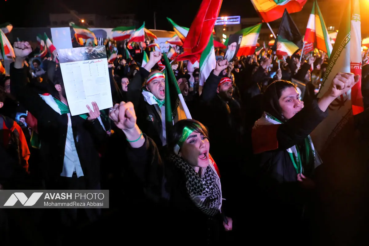 هفتمین شب تجمع مردم تهران در سوگ رهبر شهید