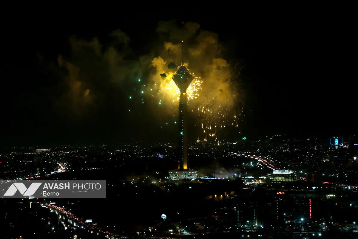 نور افشانی در شب سالگرد پیروزی انقلاب اسلامی