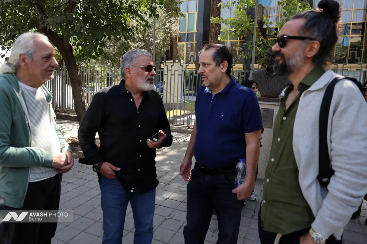 مراسم تشییع پیکر احمد پژمان