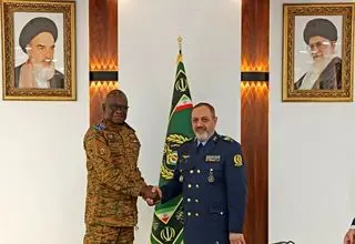 دیدار وزیر دولت، جنگ و دفاع از میهن بورکینافاسو با وزیر دفاع در تهران