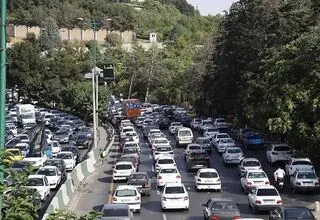 ترافیک پرحجم و سنگین در اکثر معابر تهران