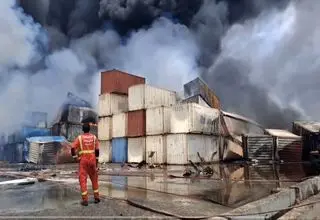 خسارت ۱۲ میلیون دلاری از سوختن ۲ هزارتن چای در بندر رجایی