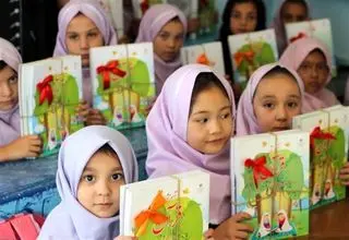 کودکان افغان از ترس شناسایی از تحصیل باز می‌مانند