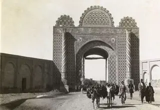 فیلم/ میدان گمرک تهران و حوالی آن ۱۰۲ سال پیش