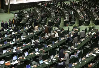 مجلس با تفکیک وزارت راه و شهرسازی مخالفت کرد 