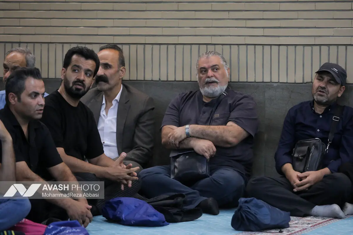 مراسم یادبود مرحوم «اکبر عبدی» در مسجد بلال صدا و سیما