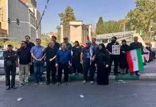 حضور جمعی از فعالان سیاسی اصلاح‌طلب در مراسم تشییع رهبر شهید + عکس 