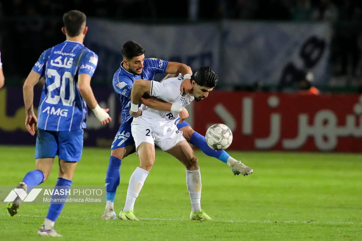 دیدار تیم های فوتبال استقلال تهران و ملوان بندر انزلی