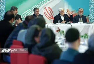 نشست جمعی از هنرمندان با معاون اول رئیس جمهور