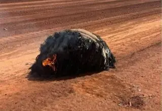 جسمی مرموز در دل بیابان؛ سرنخ‌ها به فضا ختم می‌شود