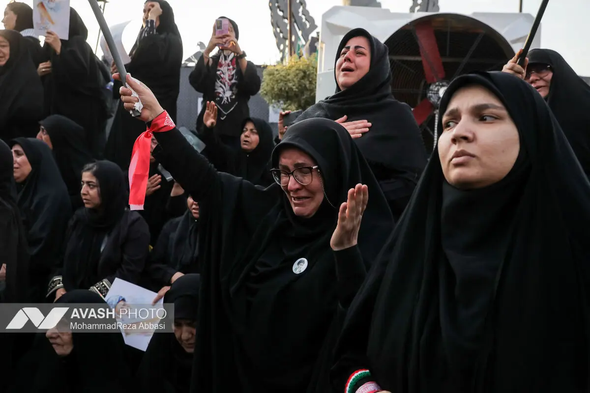 مراسم تشییع پیکر مطهر رهبر شهید انقلاب در تهران - ۱