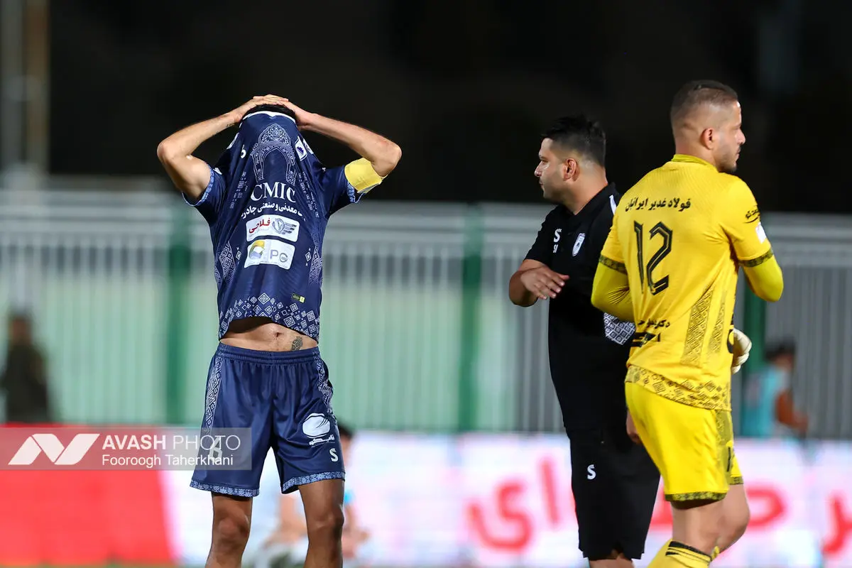 لیگ برتر فوتبال - استقلال و چادرملو