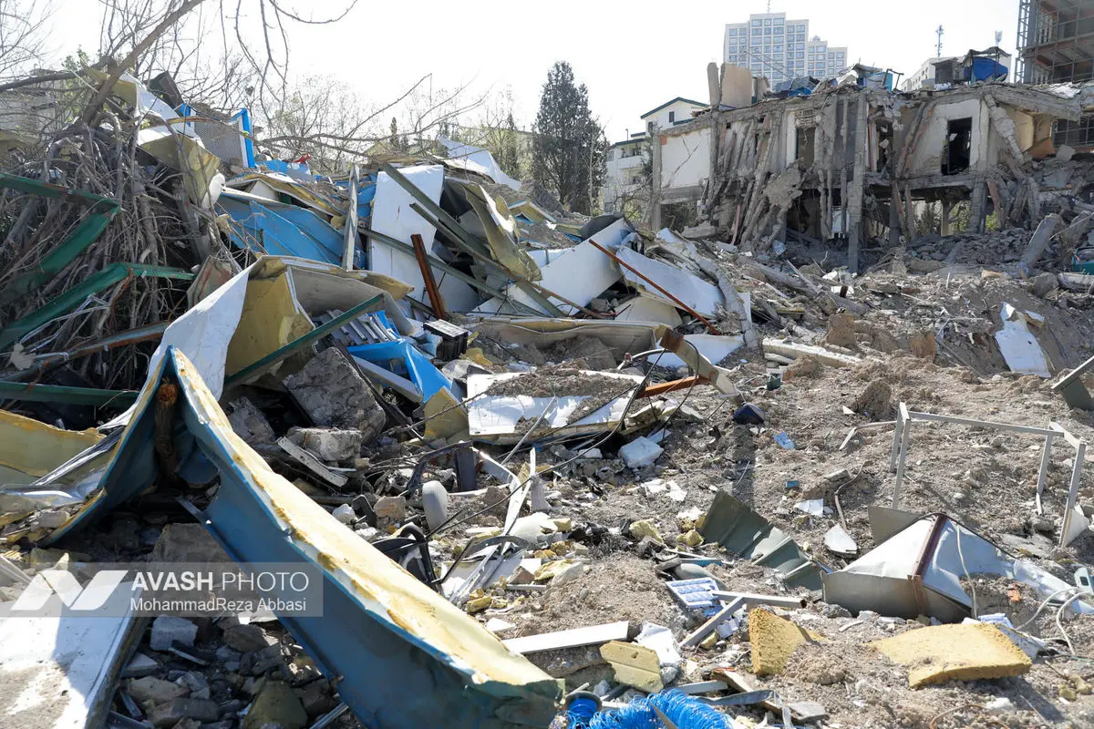 بازدید وزیر علوم از پژوهشکده هوا فضای سپاه