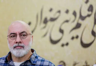 فرهاد قائمیان بازیگر سینما: آماده سربازی برای ایرانم؛ هنرمندان در این مقطع به هم‌گرایی برسند