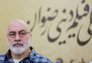 فرهاد قائمیان بازیگر سینما: آماده سربازی برای ایرانم؛ هنرمندان در این مقطع به هم‌گرایی برسند