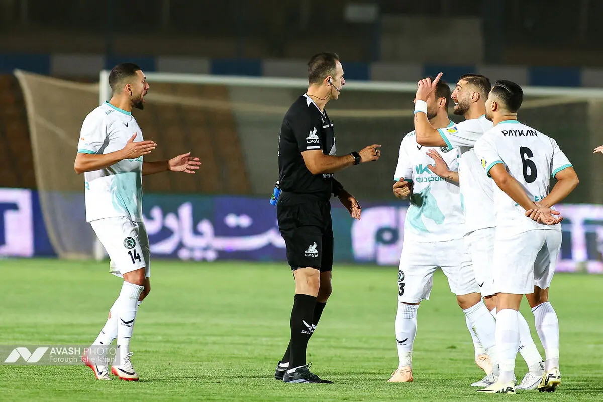 لیگ برتر فوتبال - استقلال و پیکان