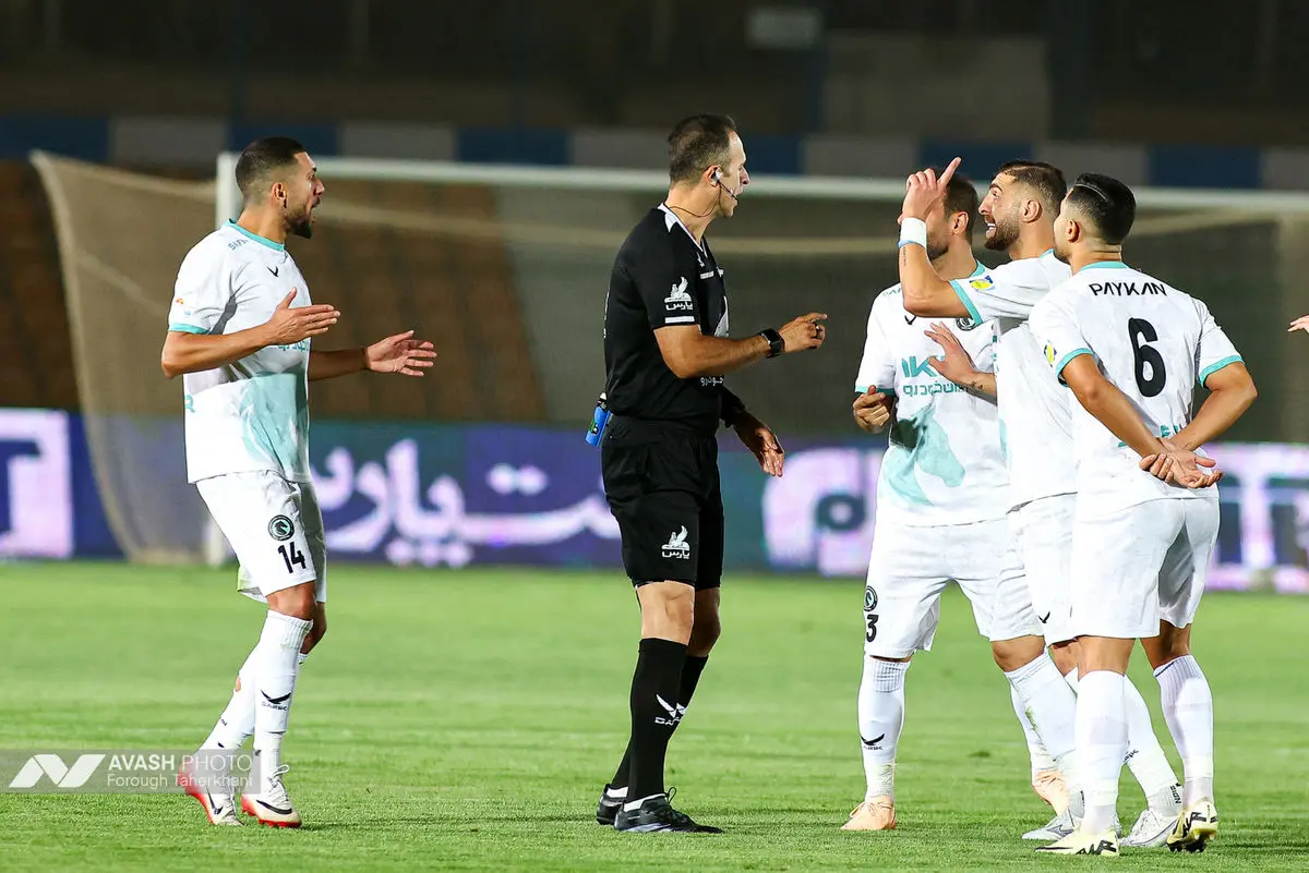 لیگ برتر فوتبال - استقلال و پیکان