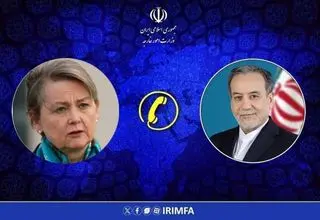 عراقچی با وزیر خارجه انگلیس گفت‌وگو کرد