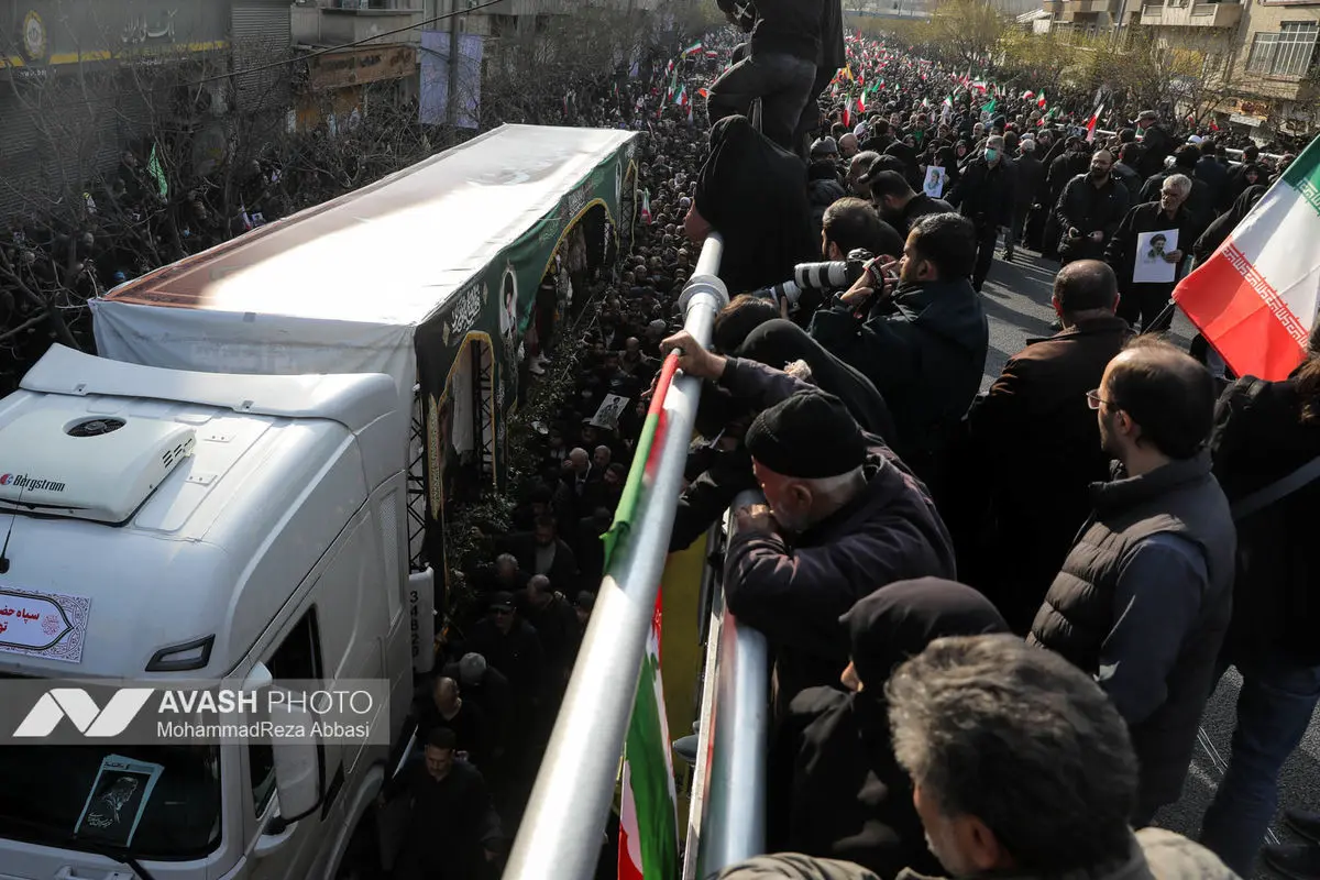تشییع پیکر ۳۵ شهید جنگ رمضان در تهران -۲