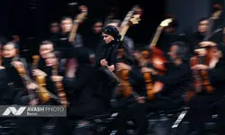 ارکستر سمفونیک تهران به رهبری پانیذ فریوسفی