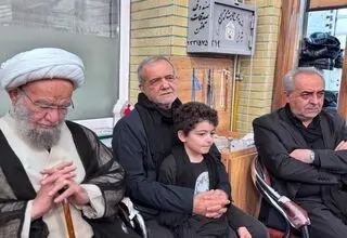 حضور رئیس‌جمهور در جمع عزاداران حسینی در تبریز