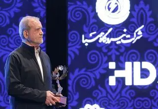 پزشکیان: زمانی‌که برق رایگان در اختیار مردم قرار می‌دهیم، ارزش آن را نمی‌دانند
