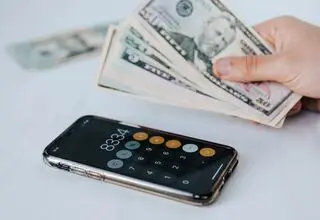 اعلام نرخ دلار و سایر ارزها در مرکز مبادله ارز و طلای ایران