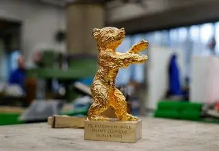 خرس بلورین برلین به «دختران غمگین» رسید