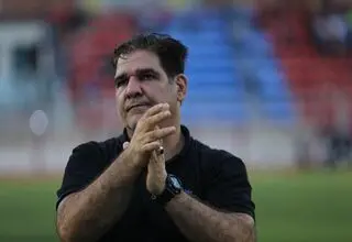 مهاجری نمی‌تواند سرمربی نساجی شود؟
