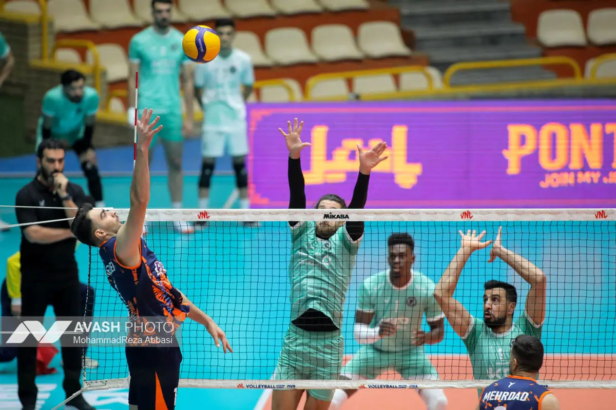 دیدار تیم های والیبال پیکان تهران و سایپا تهران